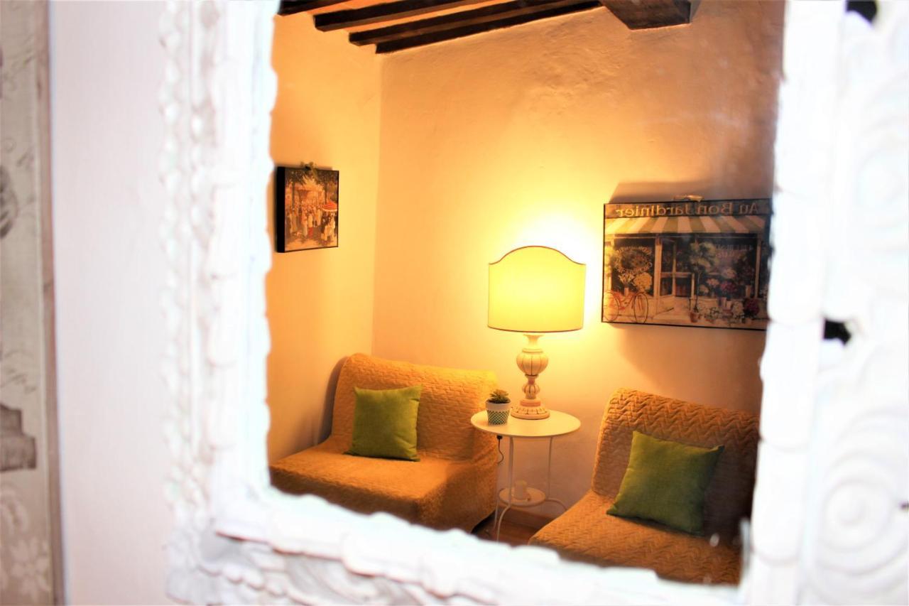 Red House Appartement Gubbio Buitenkant foto