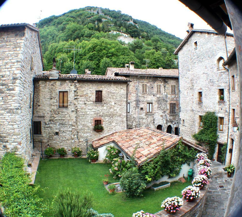 Red House Appartement Gubbio Buitenkant foto